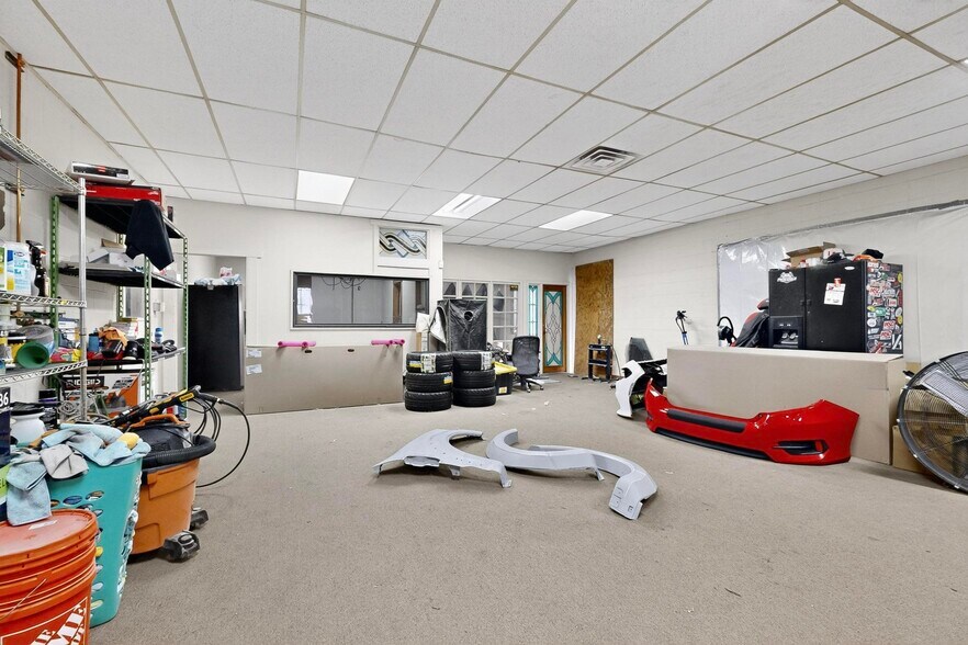 More Photos Of 2105 Aztec Rd NE, Albuquerque Warehouse For Sale
