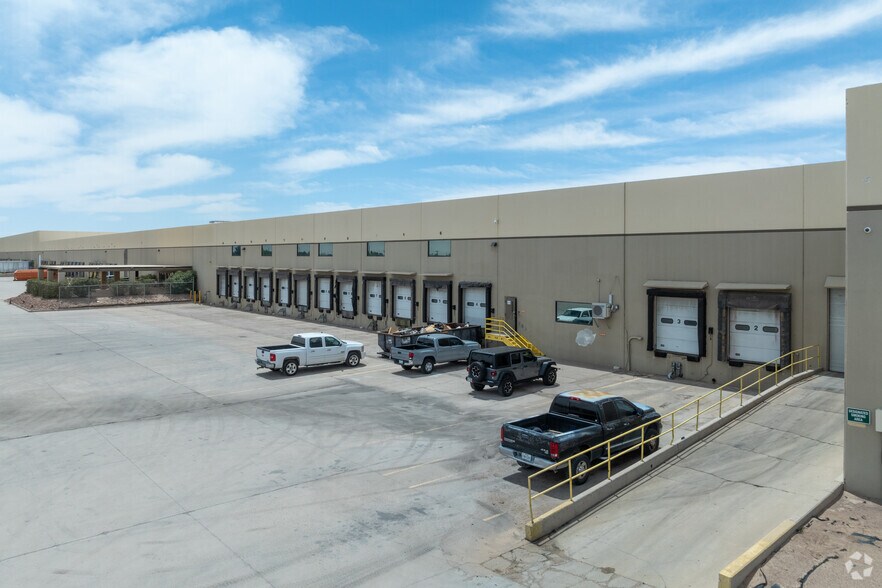 More Photos Of 9600 Pan American, El Paso Distribution For Lease