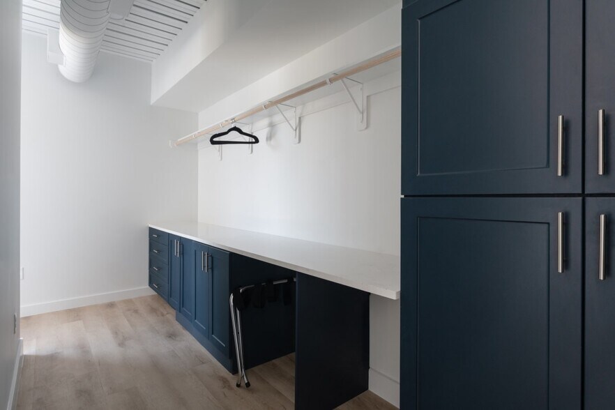 More Photos Of 1812 E 6th St, Austin Hospitality For Sale