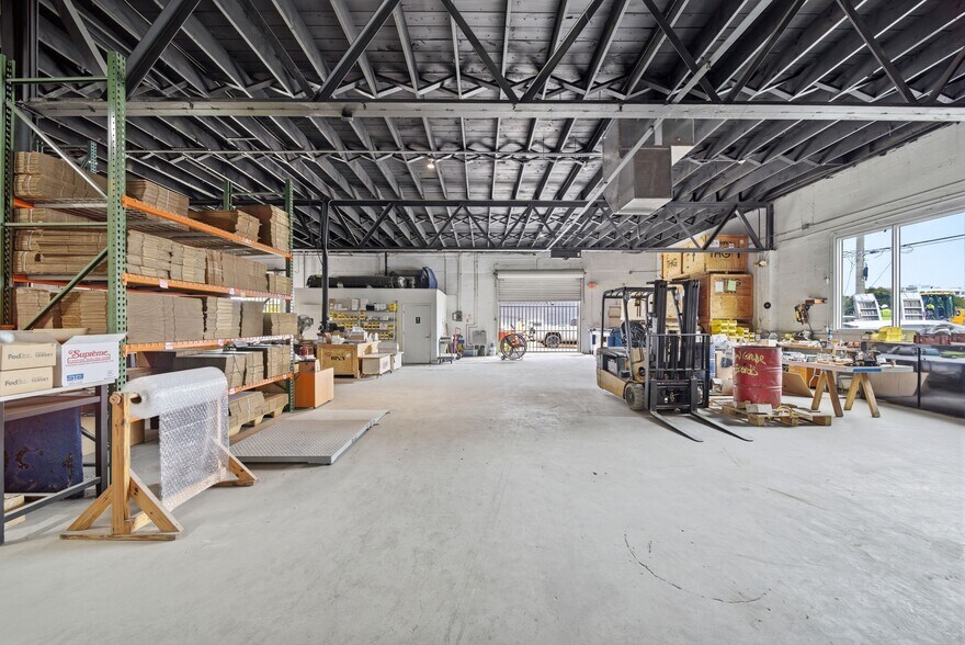 More Photos Of 441 NW 1st Ave, Fort Lauderdale Warehouse For Lease