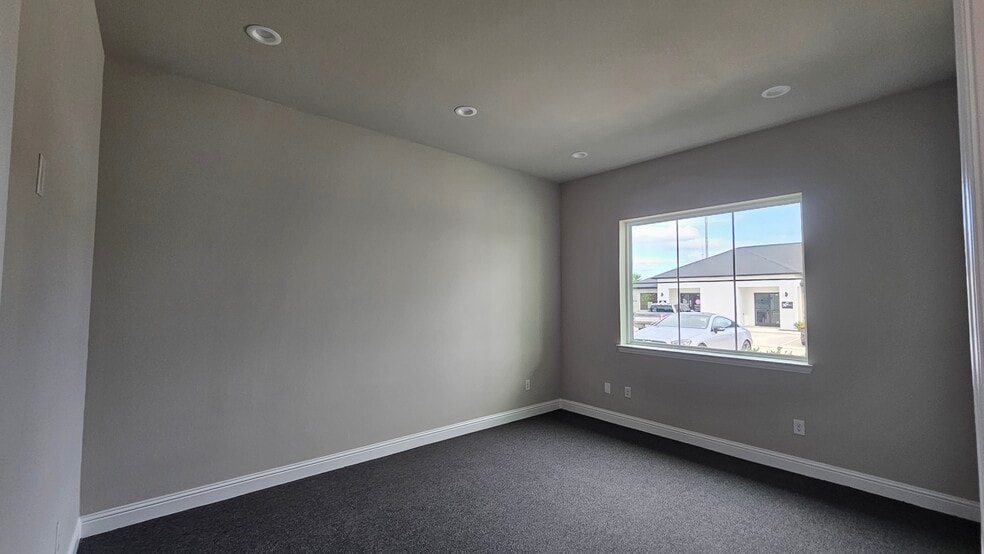 More Photos Of 3951 Alma Rd, McKinney Office For Sale
