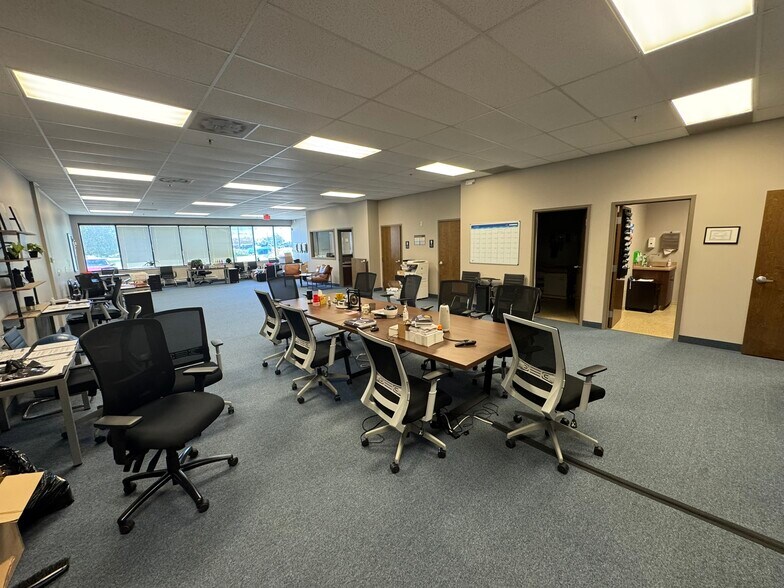 More Photos Of 7580 Northcliff Ave, Brooklyn Office For Lease