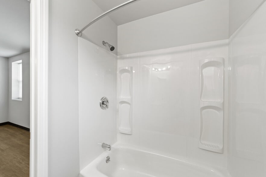 More Photos Of 1105 2nd Ave, Akron Apartments For Sale