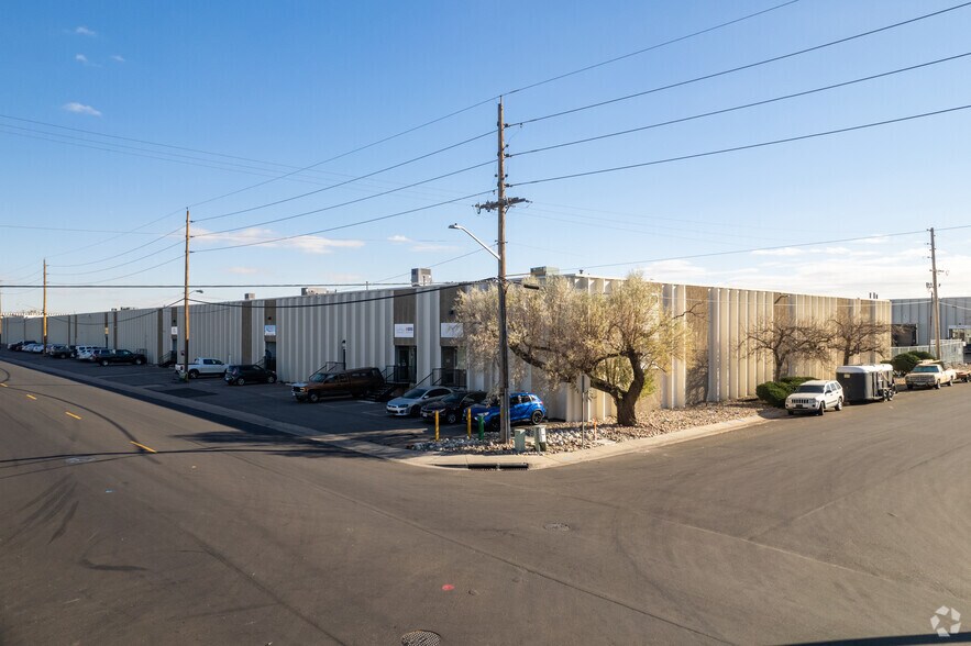 More Photos Of 4770 Forest St, Denver Warehouse For Lease