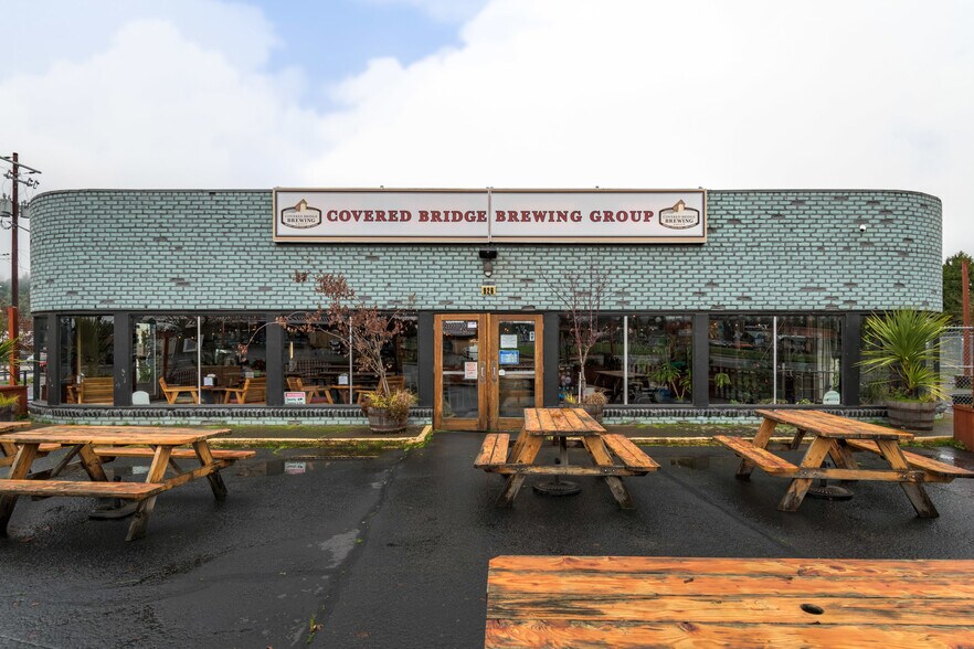 More Photos Of 926 E Main St, Cottage Grove Restaurant For Sale