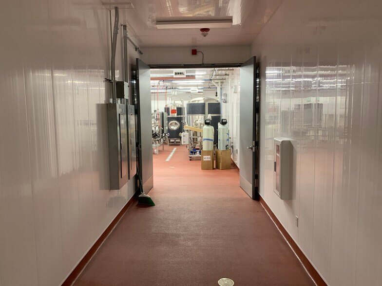 More Photos Of 6932 Carleton Ave, Seattle Food Processing For Sale