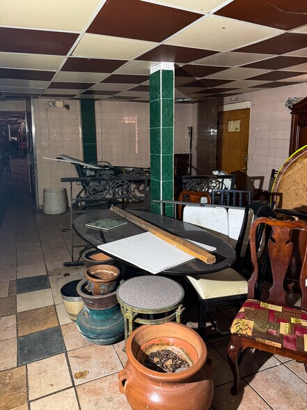More Photos Of 3935 S Kedzie Ave, Chicago Storefront Retail Residential For Sale