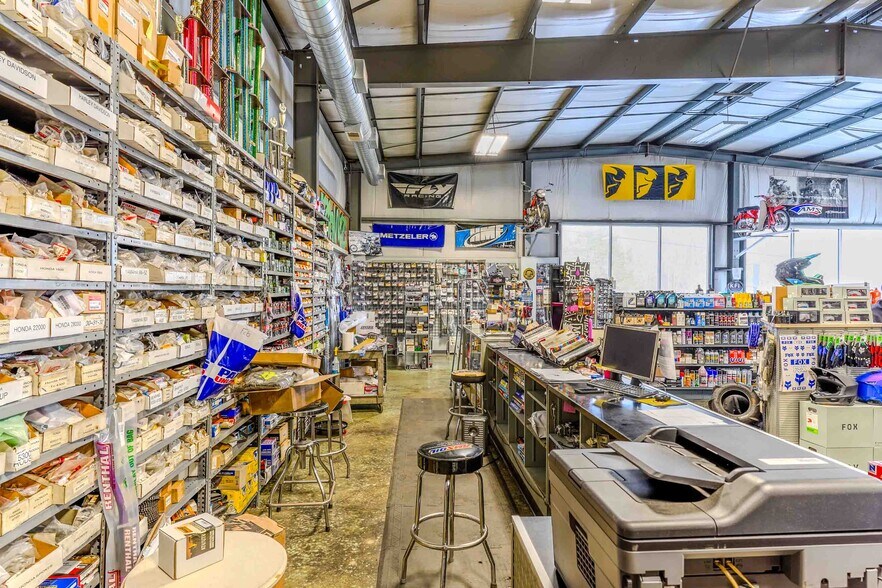 More Photos Of 233 Scranton Pocono Hwy, Moscow Auto Repair For Sale