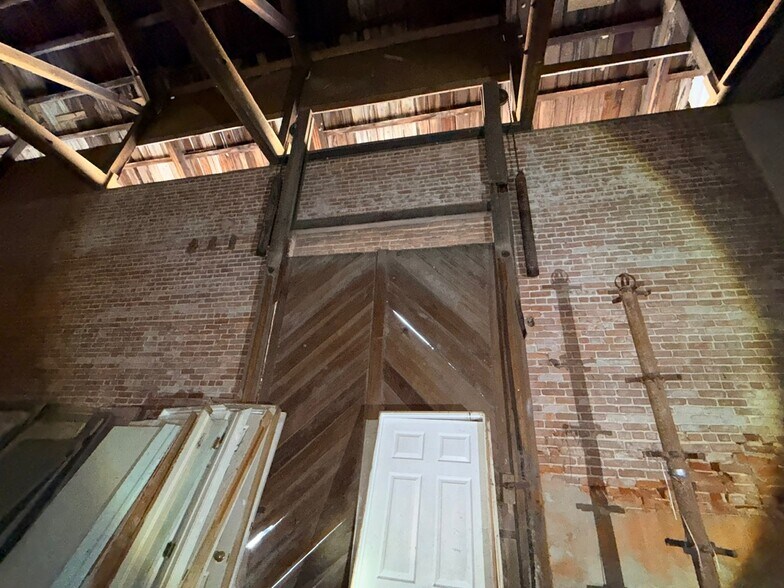 More Photos Of 300 S Randolph Ave, Eufaula Industrial For Sale