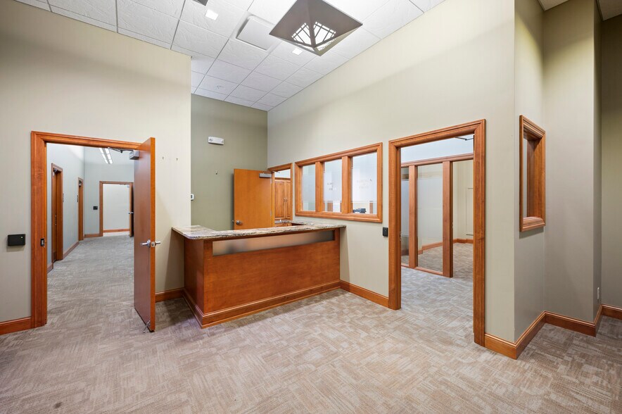 More Photos Of 221 3rd Ave SE, Cedar Rapids Unknown For Lease