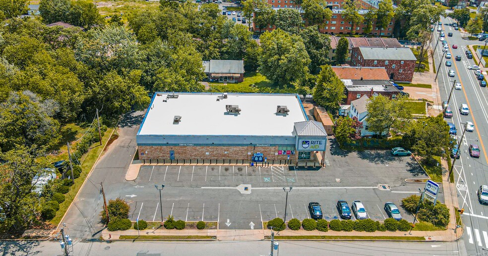 More Photos Of 2503 Welsh Rd, Philadelphia Drugstore For Lease