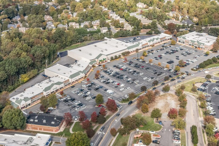 More Photos Of 20601-20619 Torrence Chapel Rd, Cornelius General Retail For Lease