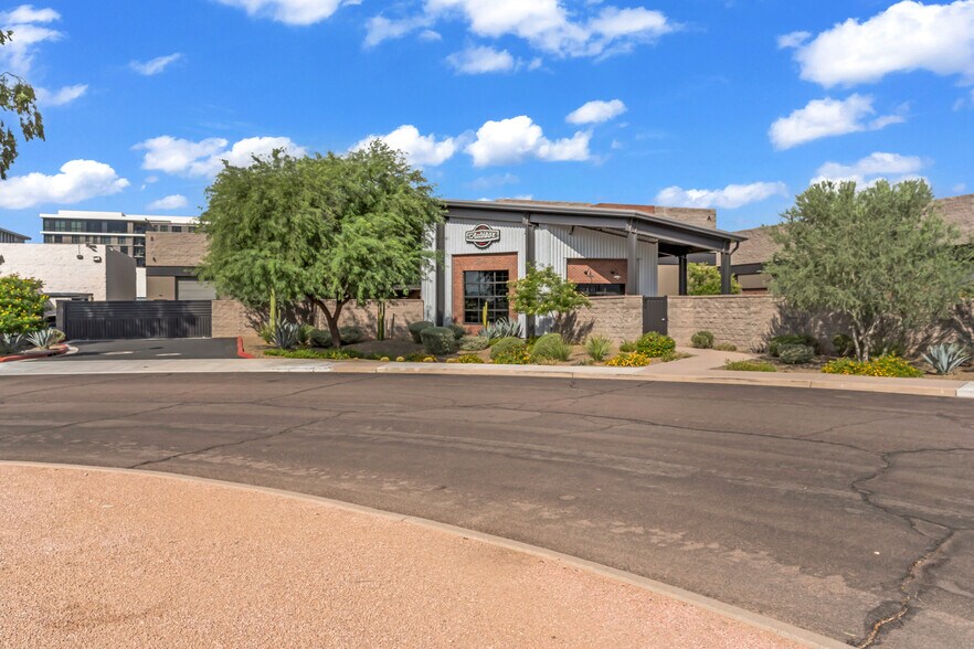 More Photos Of 15032 N 74th St, Scottsdale Showroom For Sale