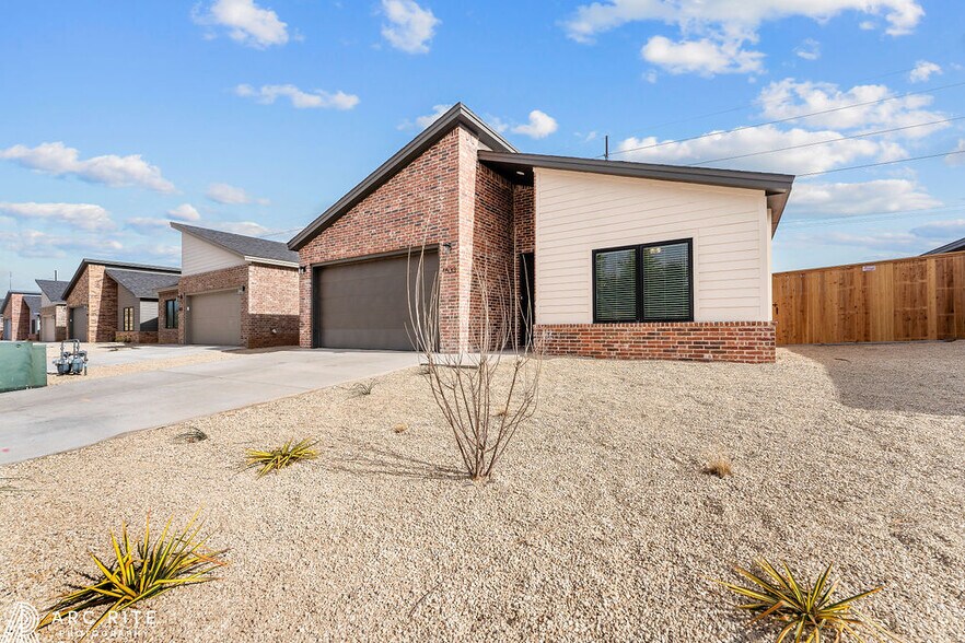 More Photos Of 2303 Toledo-4509 22nd Pl, Lubbock Specialty For Sale