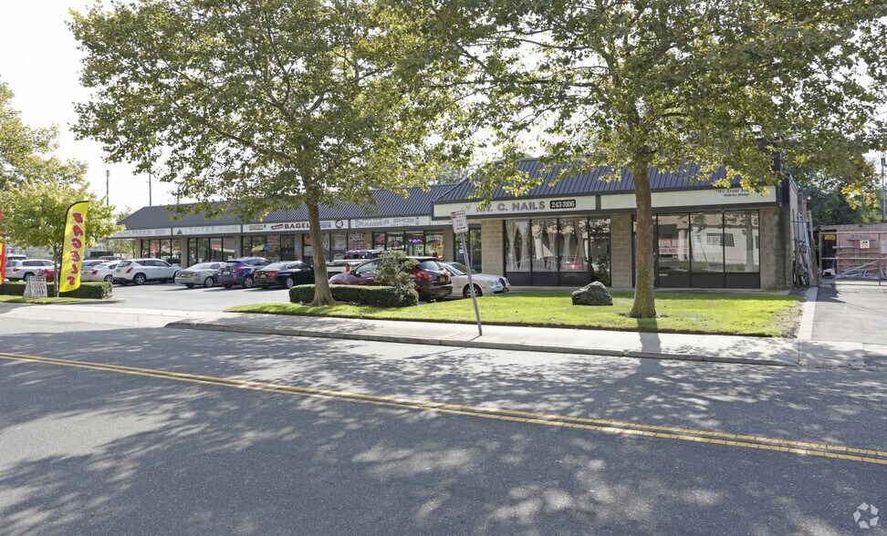 More Photos Of 848-862 Long Island Ave, Deer Park Freestanding For Lease