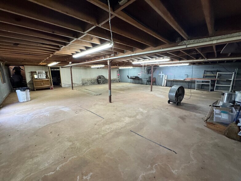 More Photos Of 2130 Country Club Rd, Palestine Golf Course Driving Range For Sale