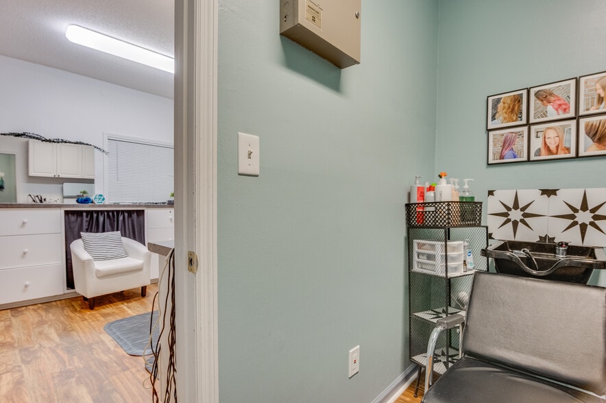 More Photos Of 411 Western Blvd, Jacksonville Medical For Lease