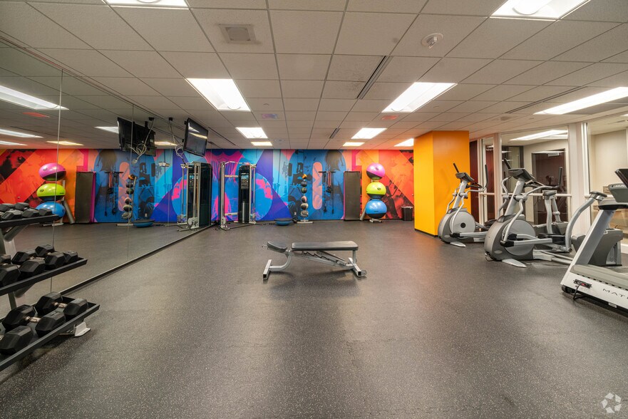 More Photos Of 601 Carlson Pky, Minnetonka Office For Lease