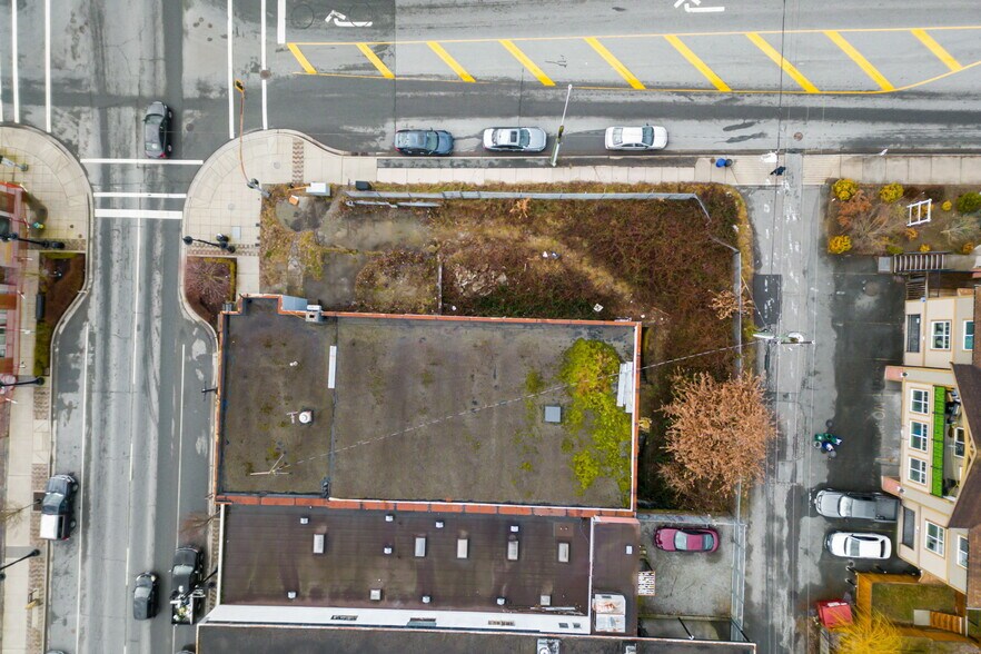 More Photos Of 33017 1st Av, Mission Flex For Sale
