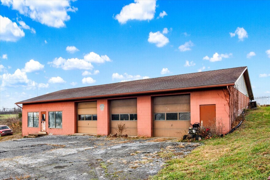 More Photos Of 140 Hershey Rd, Hershey Specialty For Sale