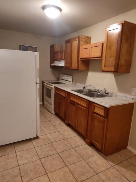 More Photos Of 852 Wagon Wheel Rd, Eagle Pass Apartments For Sale