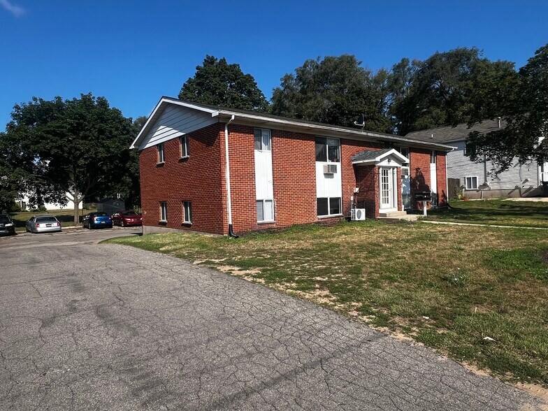 More Photos Of 3253 Charlesgate Ave SW, Wyoming Multifamily For Sale
