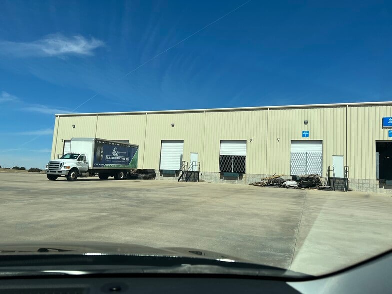 More Photos Of 1000 Schroeder Dr, Waco Warehouse For Lease