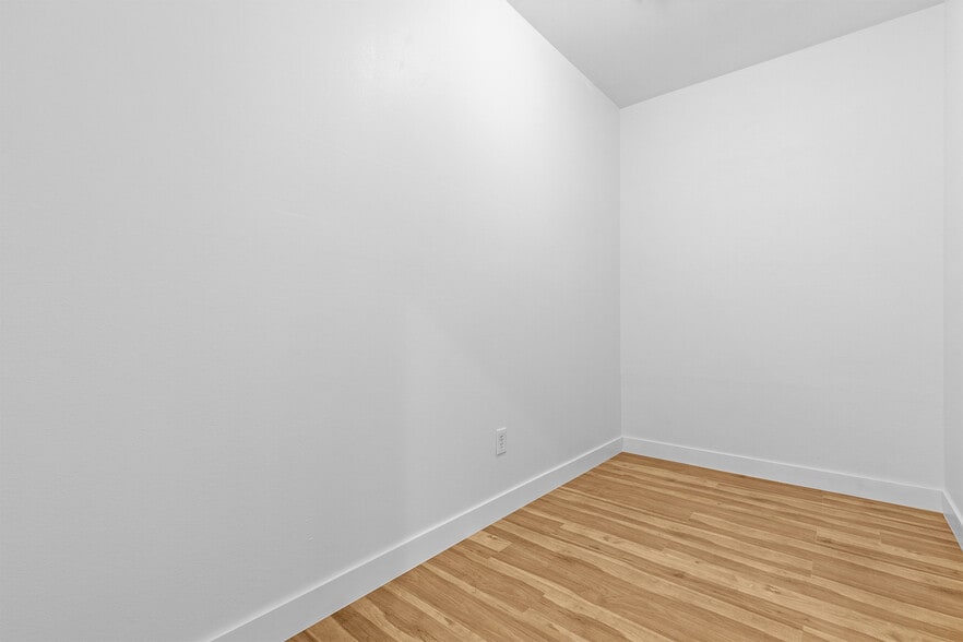 More Photos Of 310 Gass Ave, Las Vegas Unknown For Lease