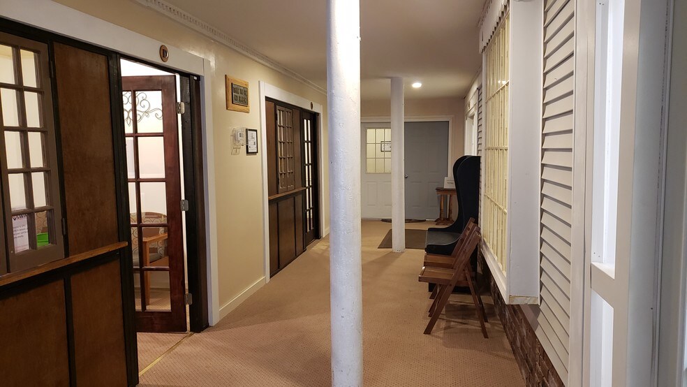 More Photos Of 34 W Main St, Hamlet Office For Lease