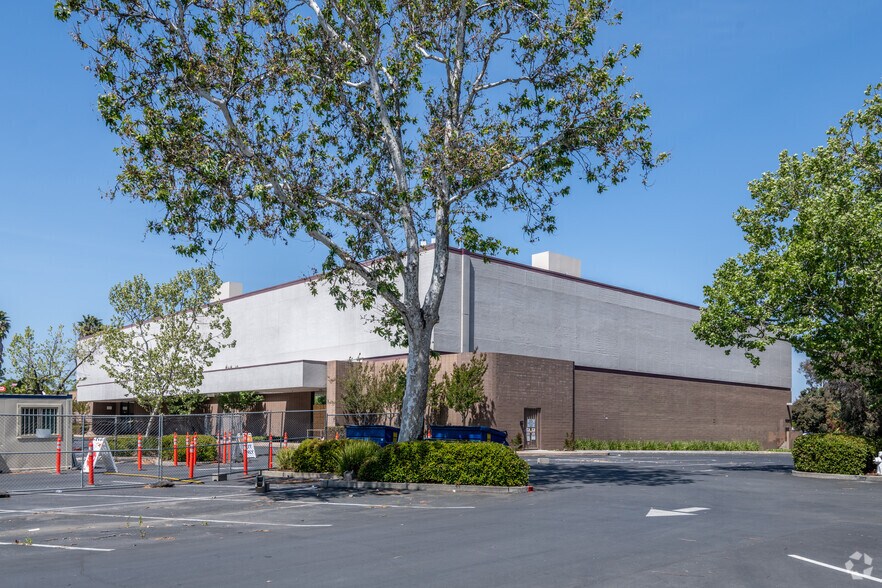 More Photos Of 685 Contra Costa Blvd, Pleasant Hill Freestanding For Lease