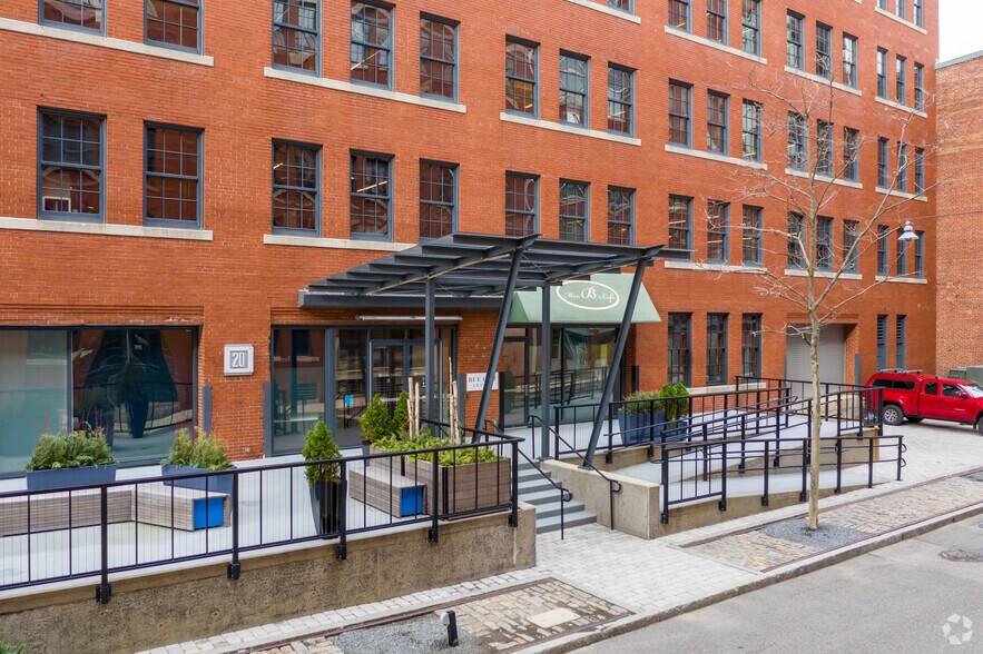 More Photos Of 10-20 Channel Ctr St, Boston Office For Sale