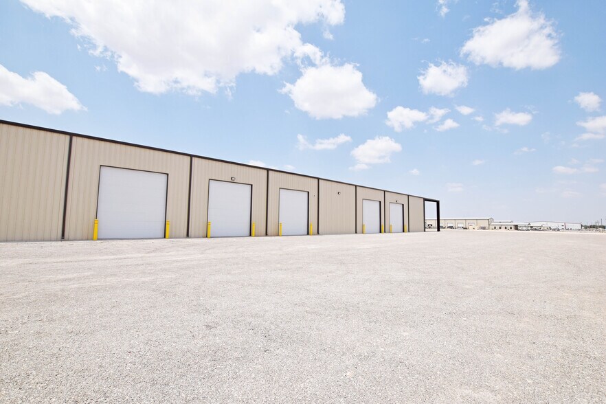 More Photos Of 13800 W Interstate 20 E, Odessa Industrial For Lease