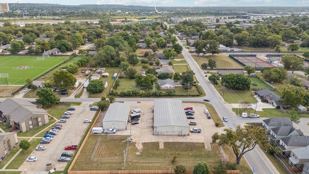 More Photos Of 395 W K Pl, Jenks Service For Sale