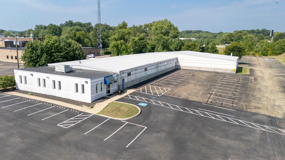 More Photos Of 7801 NW Freedom Ave, North Canton Warehouse For Lease