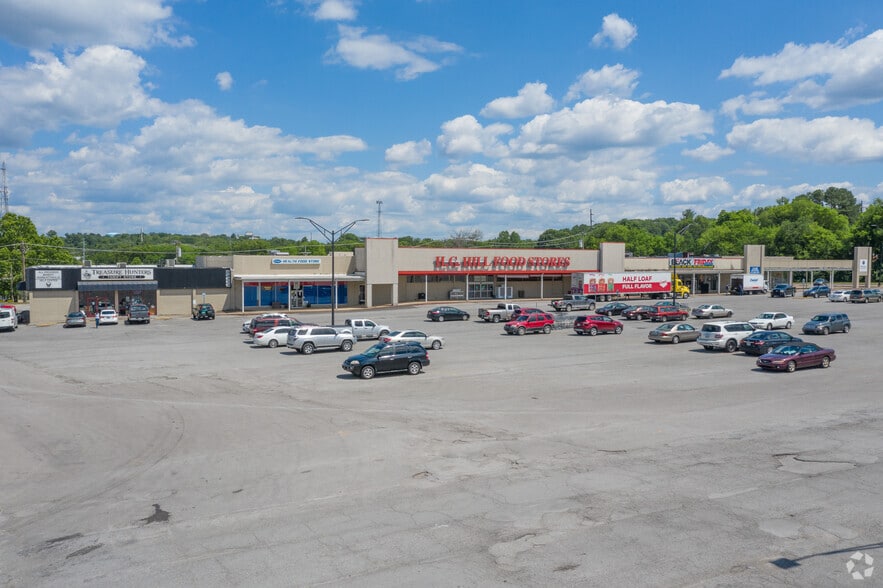 Primary Photo Of 208-224 Goodlettsville Plaza Pky, Goodlettsville Unknown For Lease