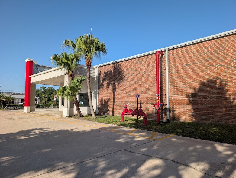 More Photos Of 3800 W New Haven Ave, Melbourne Freestanding For Lease