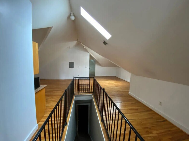 More Photos Of 1229 S 4th St, Louisville Apartments For Sale