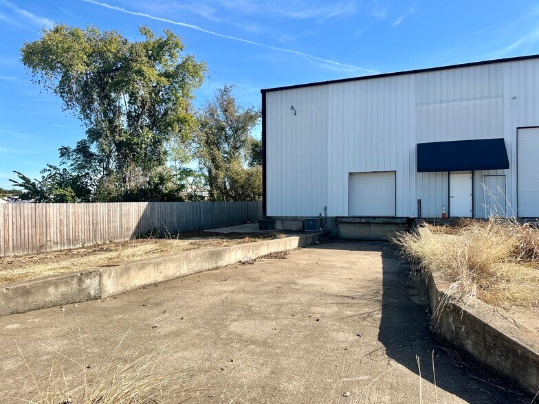 More Photos Of 3015 Burleson Blvd, Burleson Warehouse For Sale