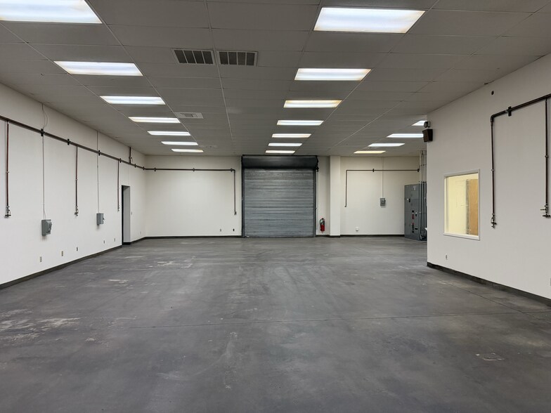 More Photos Of 536 Hi Tech Pky, Oakdale Warehouse For Sale