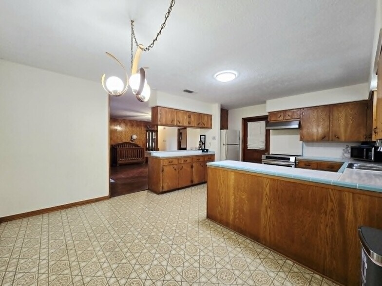 More Photos Of 5930 Killough St, Houston Office For Sale