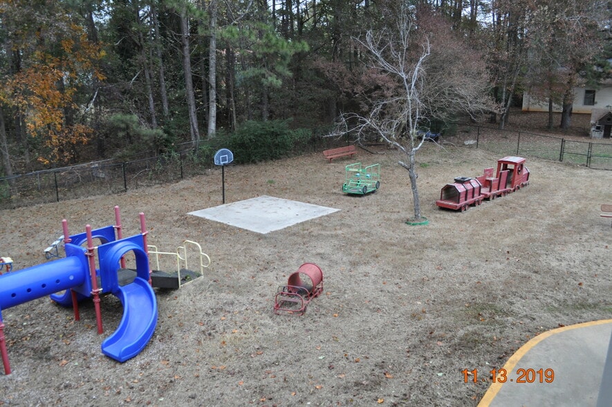 More Photos Of 5006 McEver Rd, Oakwood Daycare Center For Sale