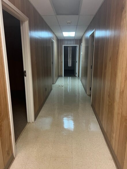 More Photos Of 201 Triana Blvd, Huntsville Warehouse For Lease