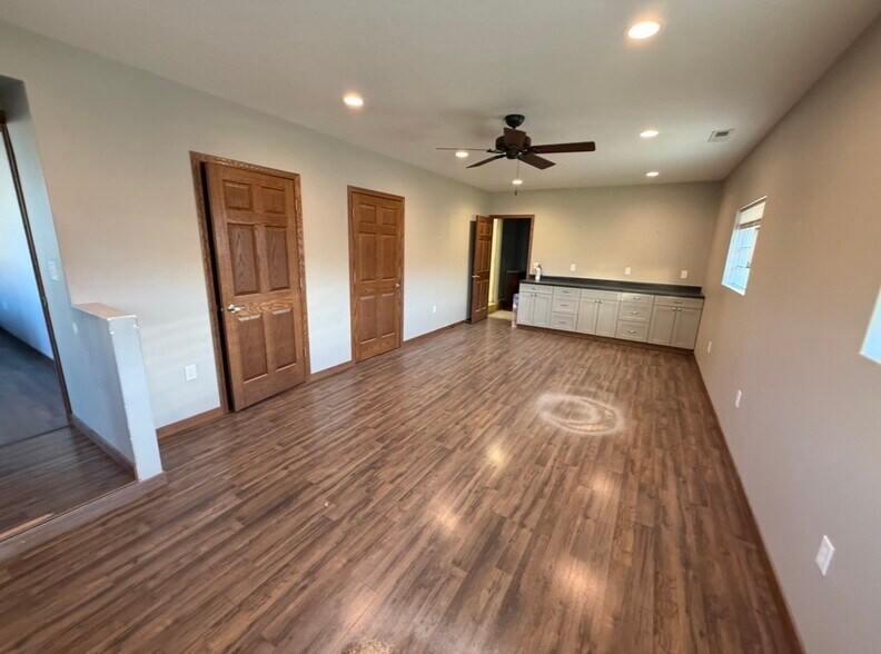 More Photos Of 103 Leonard St S, West Salem Freestanding For Lease