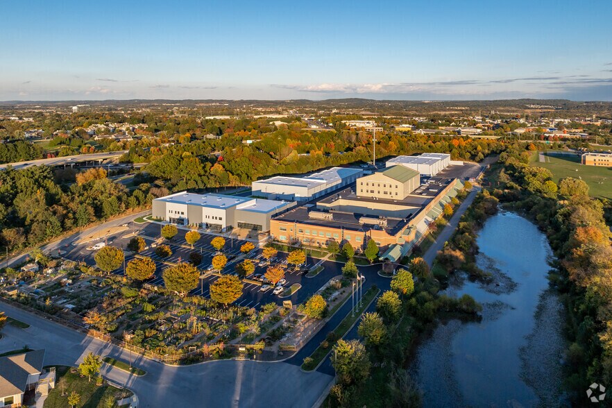 More Photos Of 353 Ballenger Center Dr, Frederick Unknown For Lease