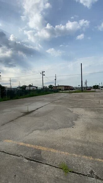 More Photos Of 4770 Washington Blvd, Beaumont Light Distribution For Lease