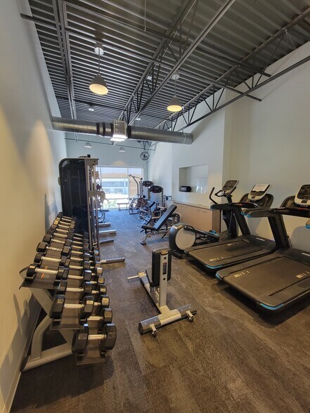 More Photos Of 600 North & I-15, Lindon Office For Lease