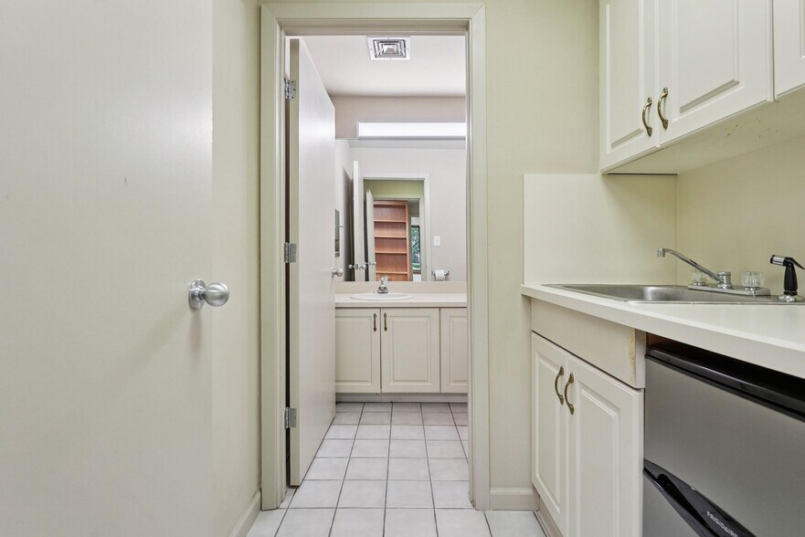 More Photos Of 176 Tamarack Cir, Skillman Office For Sale