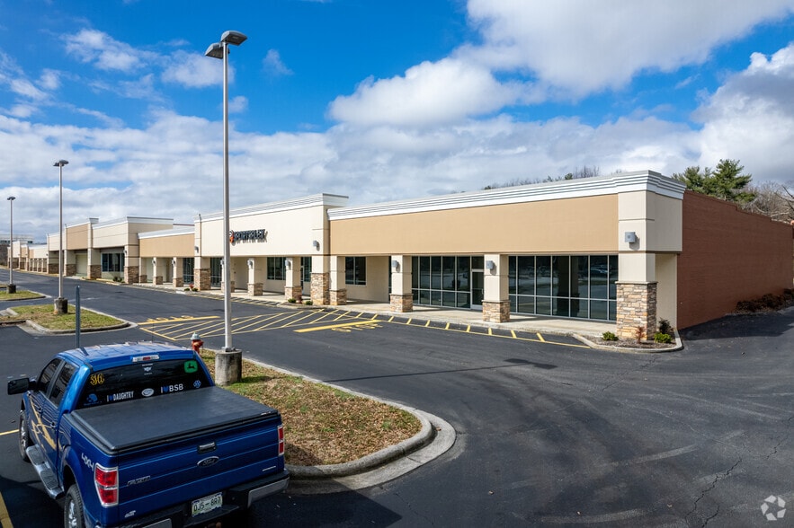 More Photos Of 11801-11847 Kingston Pike, Knoxville Unknown For Lease