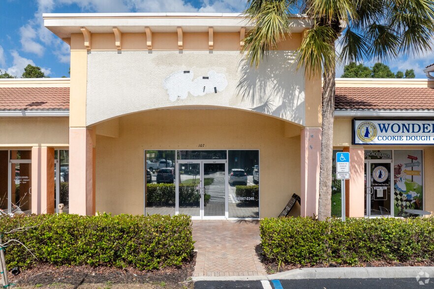 More Photos Of 5781-5783 Bayshore Rd, North Fort Myers Unknown For Lease