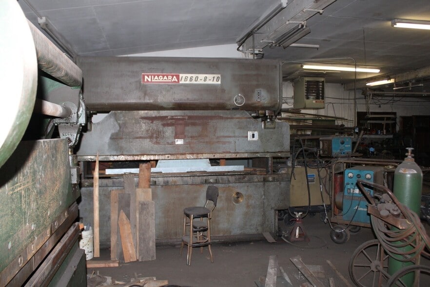 More Photos Of 5 Millers Falls Rd, Turners Falls Warehouse For Sale